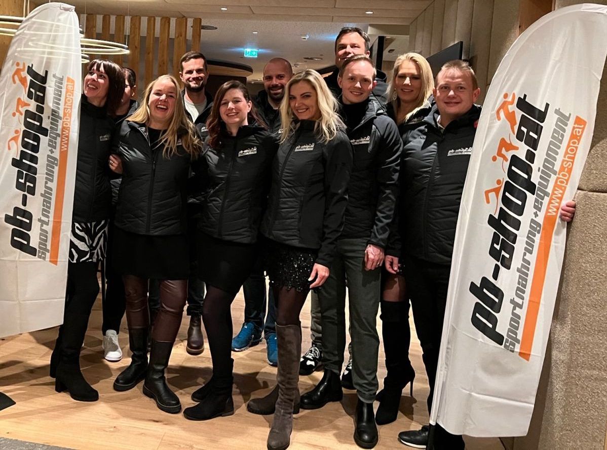 PB-Shop Team mit Kunden